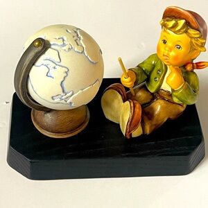 Hummel  EUROPEAN WANDERER w/Globe & Wood Base